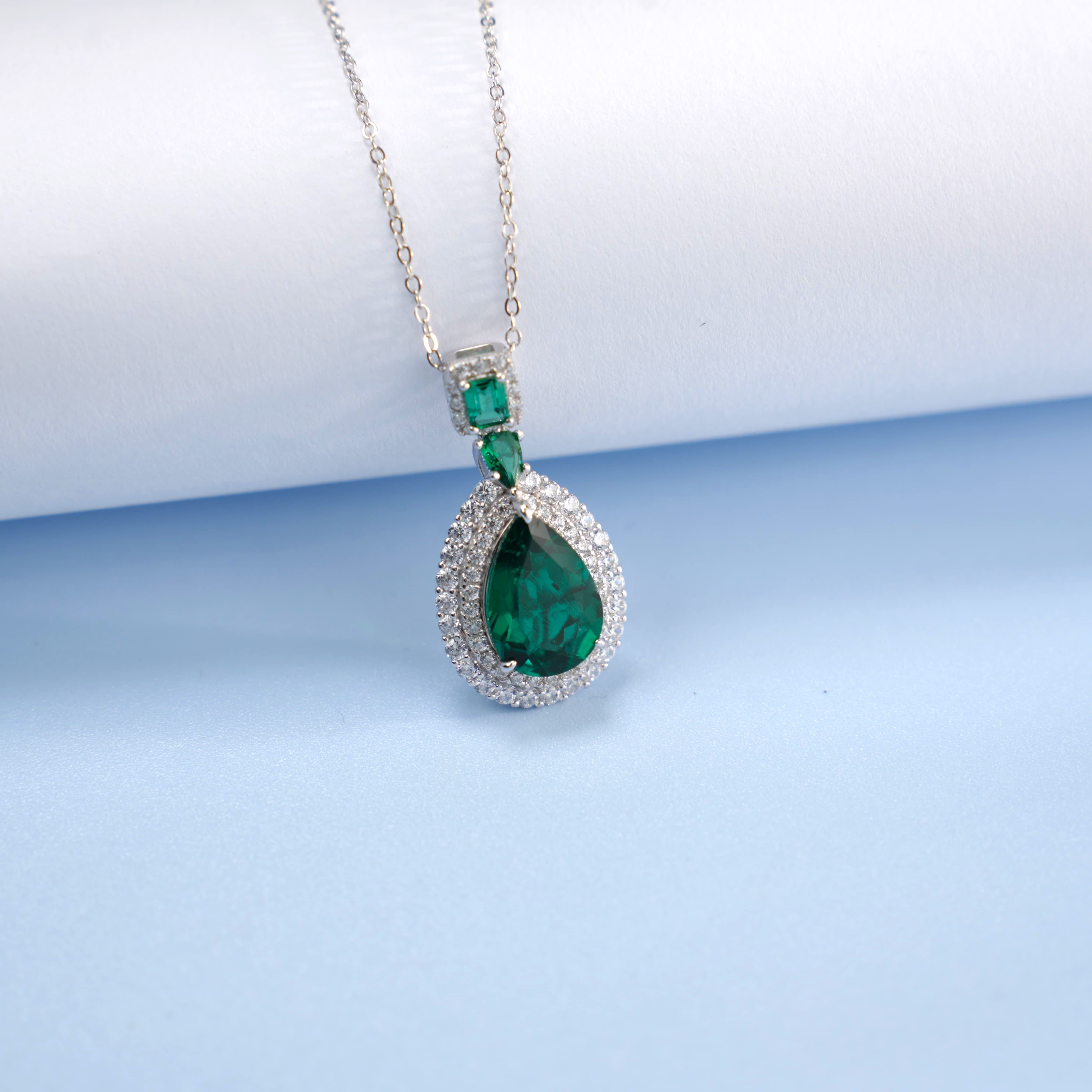 Luxurious Lab-Grown Emerald Pendant - S925 Silver Plated with 18K Gold, Adorned with Sparkling Diamonds, Exuding Elegant Charm