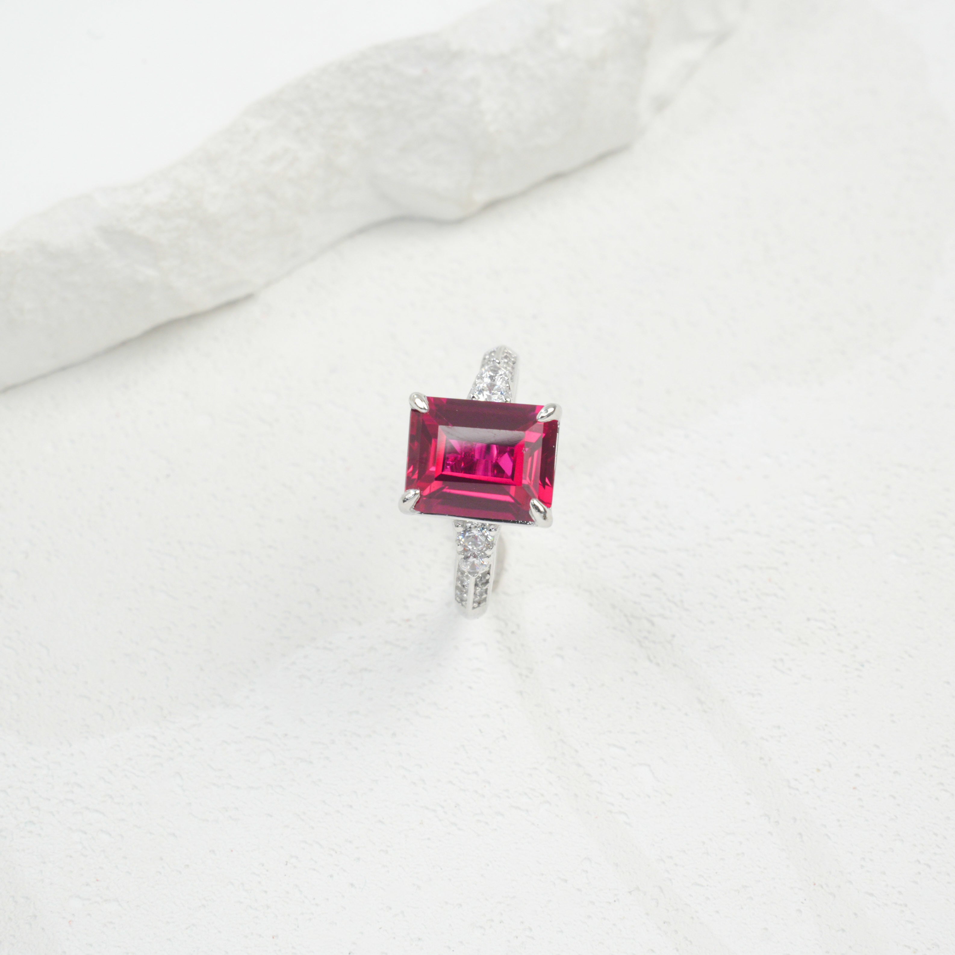 Cultivated Emeralds-Prismatic Elegant Ring