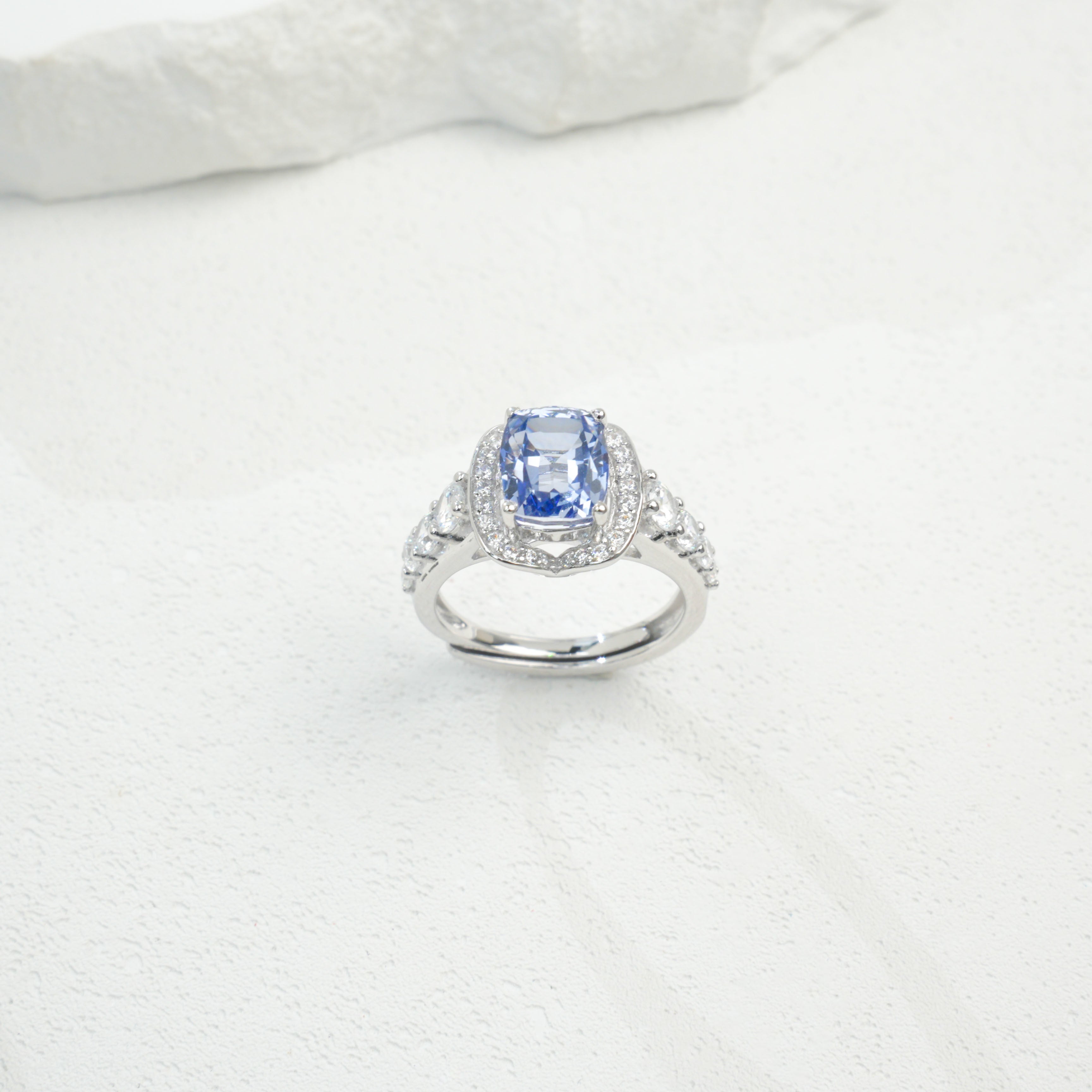 Lab-Grown Emerald - Diamond-Wing Square Emerald Streaming Light Ring