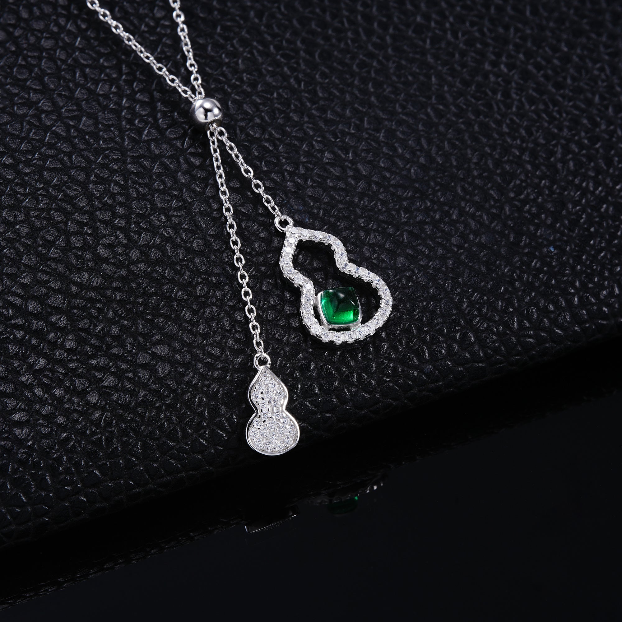 Double Blessing | Hollow Gourd Set with Diamonds Emerald Necklace