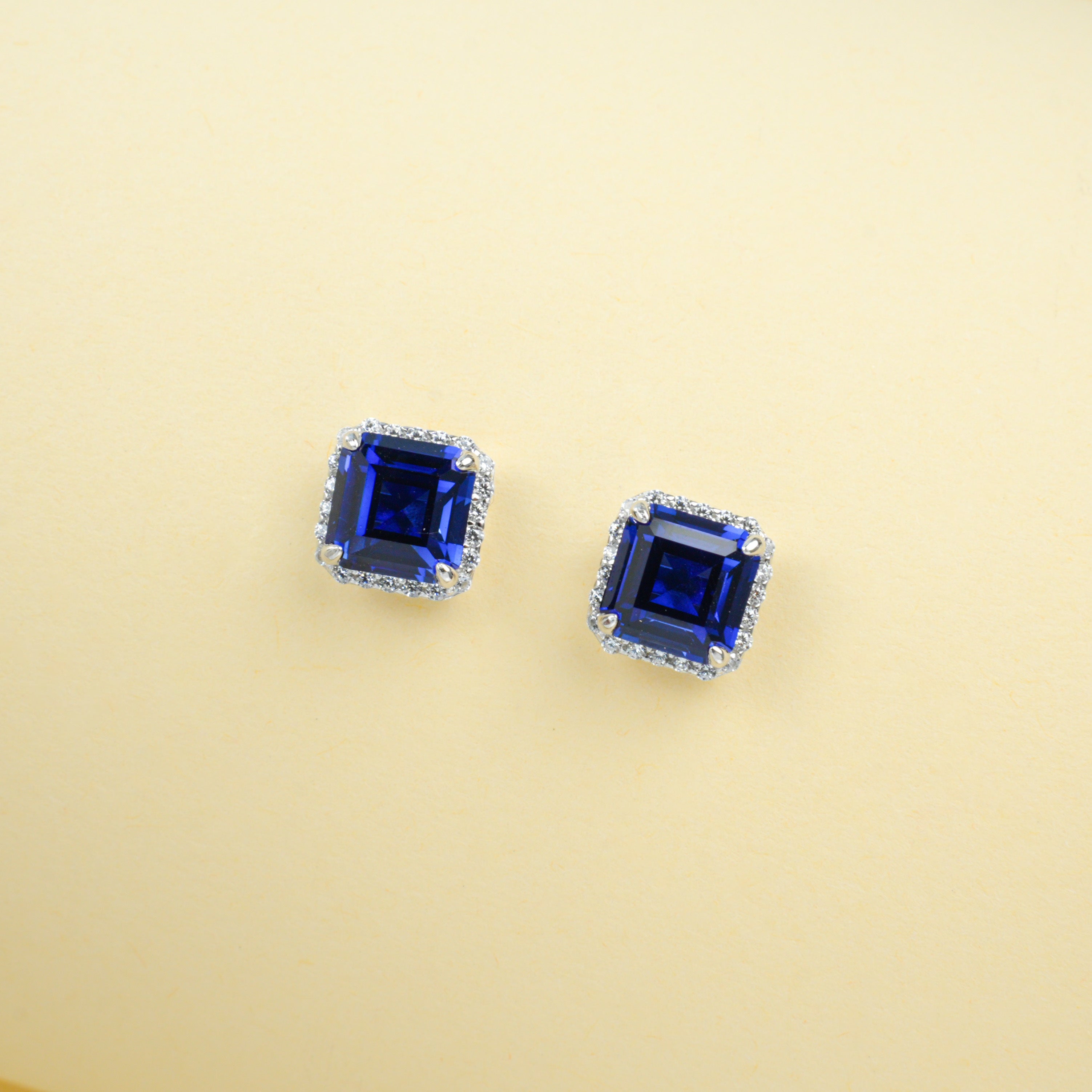 Cultivated Emerald - Luxurious Sugar Cube Earrings
