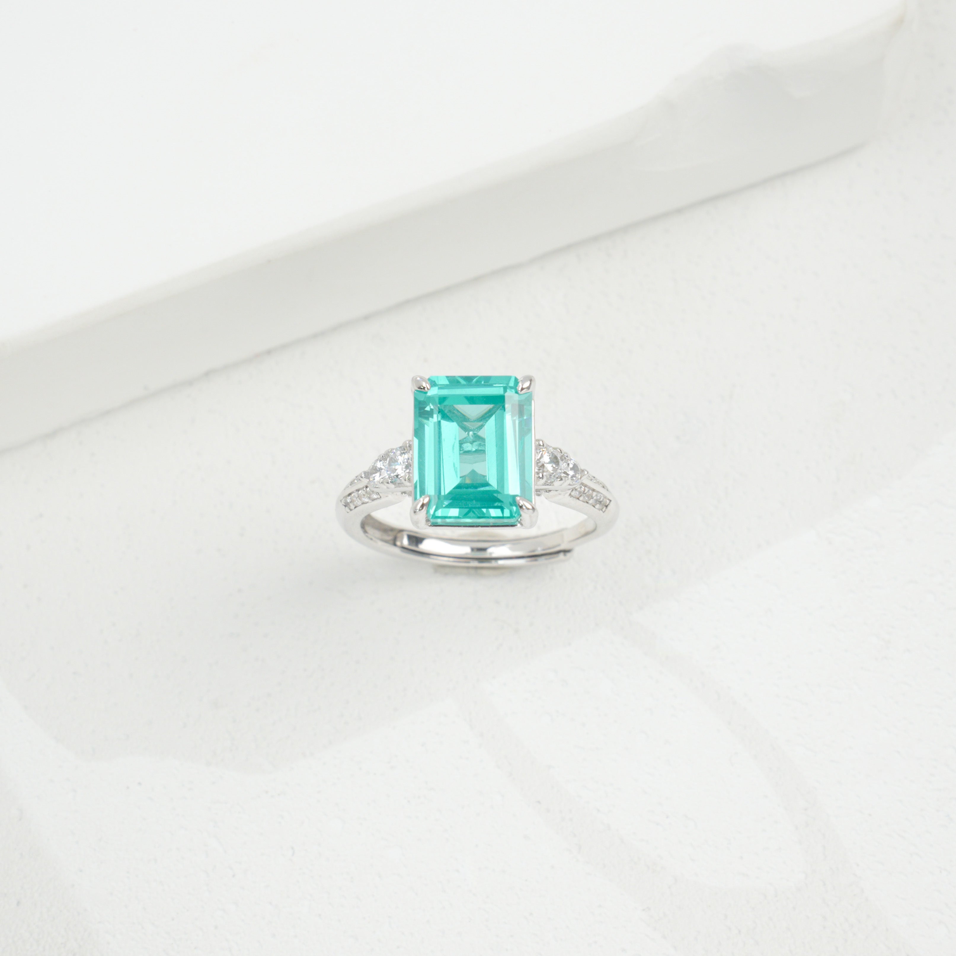 Cultivated Emeralds-Prismatic Elegant Ring