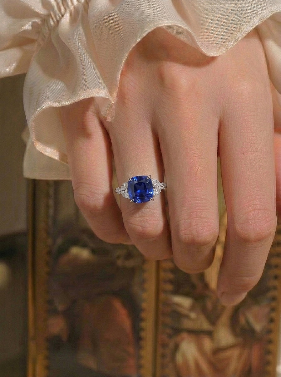 Cultivated Emeralds-Brilliant Kite Heart Ring