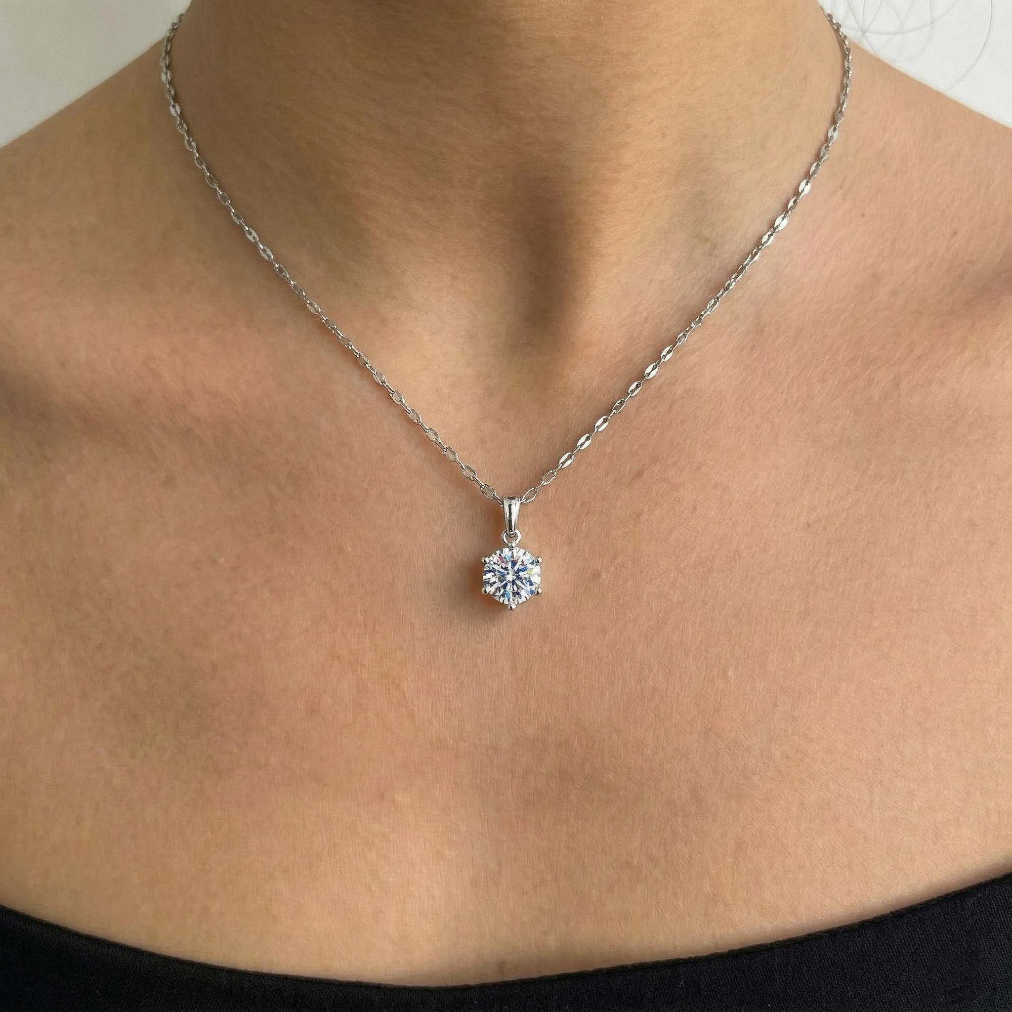 S925 Classic Six Claw Moissan Necklace