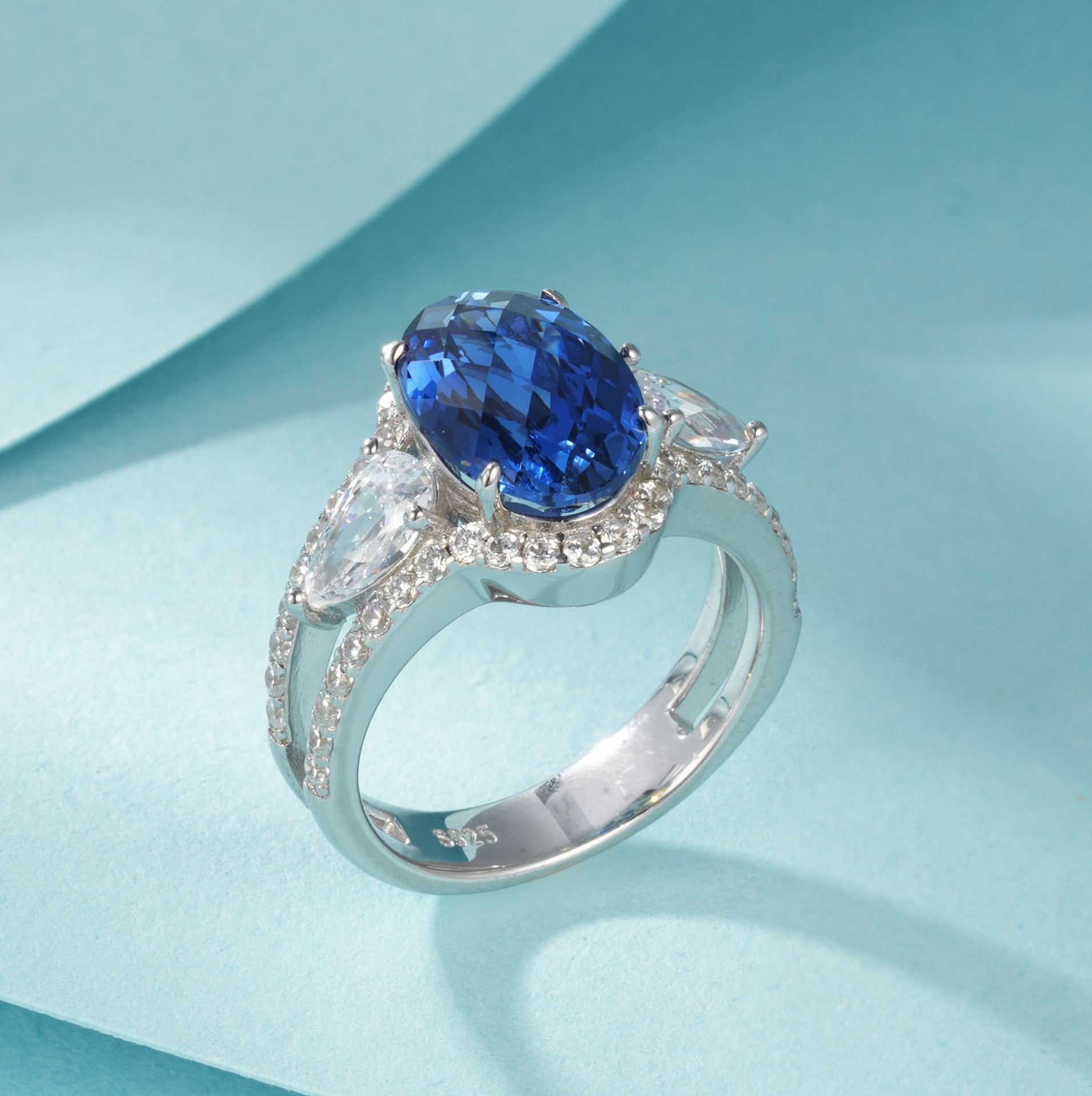 Elegant Lab-Grown Sapphire S925 Sterling Silver with 18K Gold Plating Ring – Shine on Your Fingertips