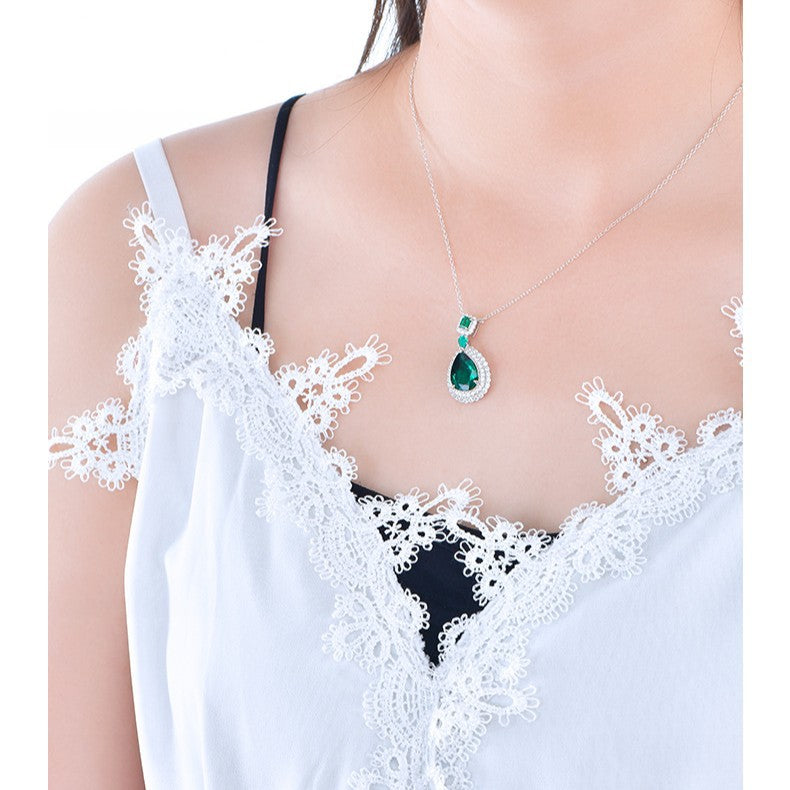 Luxurious Lab-Grown Emerald Pendant - S925 Silver Plated with 18K Gold, Adorned with Sparkling Diamonds, Exuding Elegant Charm