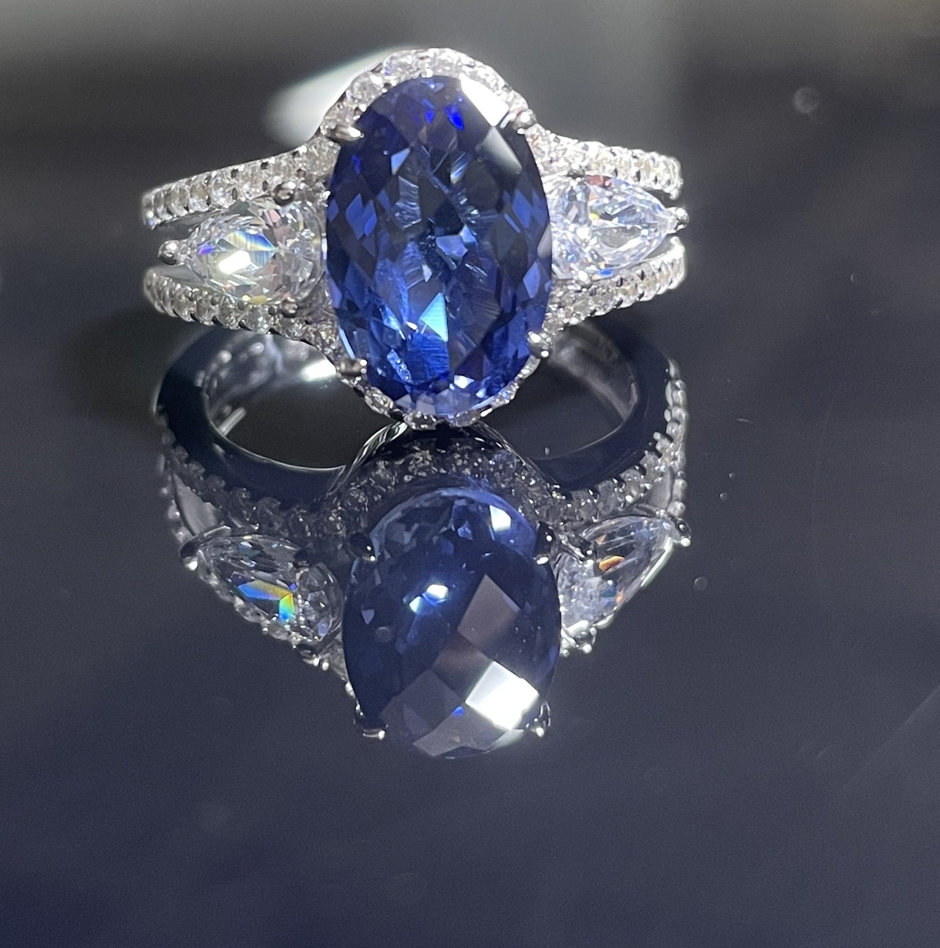 Elegant Lab-Grown Sapphire S925 Sterling Silver with 18K Gold Plating Ring – Shine on Your Fingertips