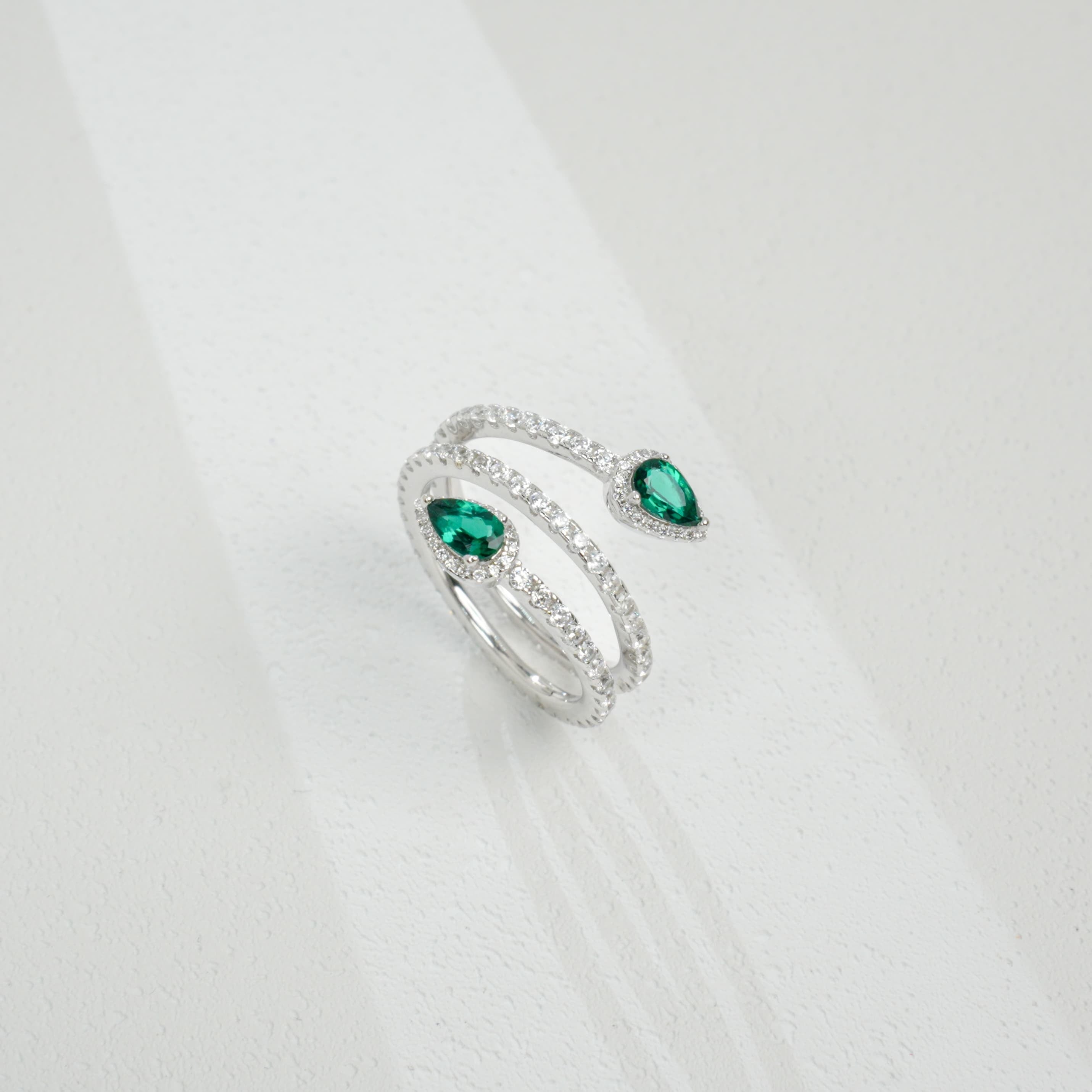 Lab-Grown Emerald Snake - Style Ring | S925 Sterling Silver Plated 18K Gold, Teardrop Cut with Zircon Halo Accents, Trendy Gemstone Jewelry