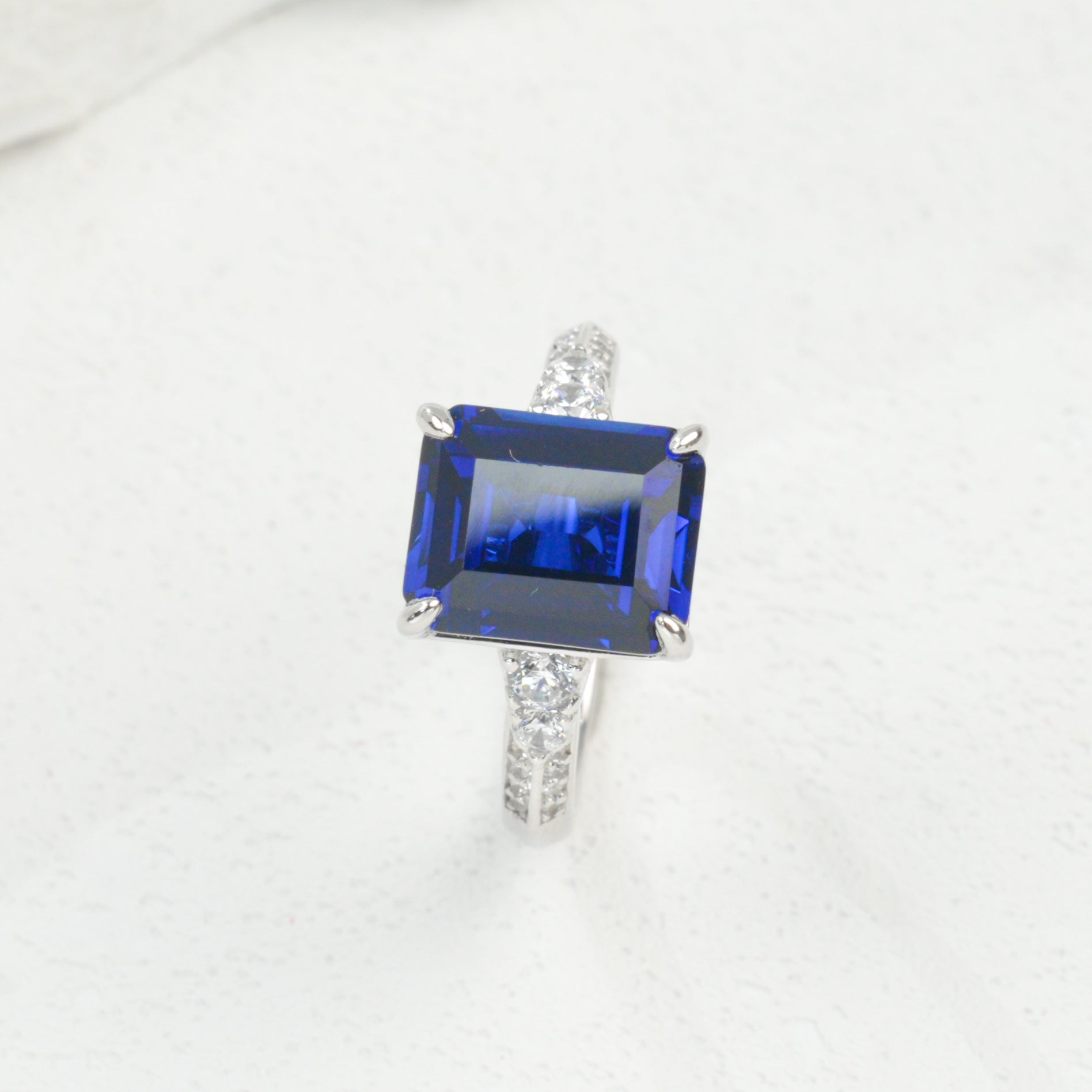 Cultivated Emeralds-Prismatic Elegant Ring