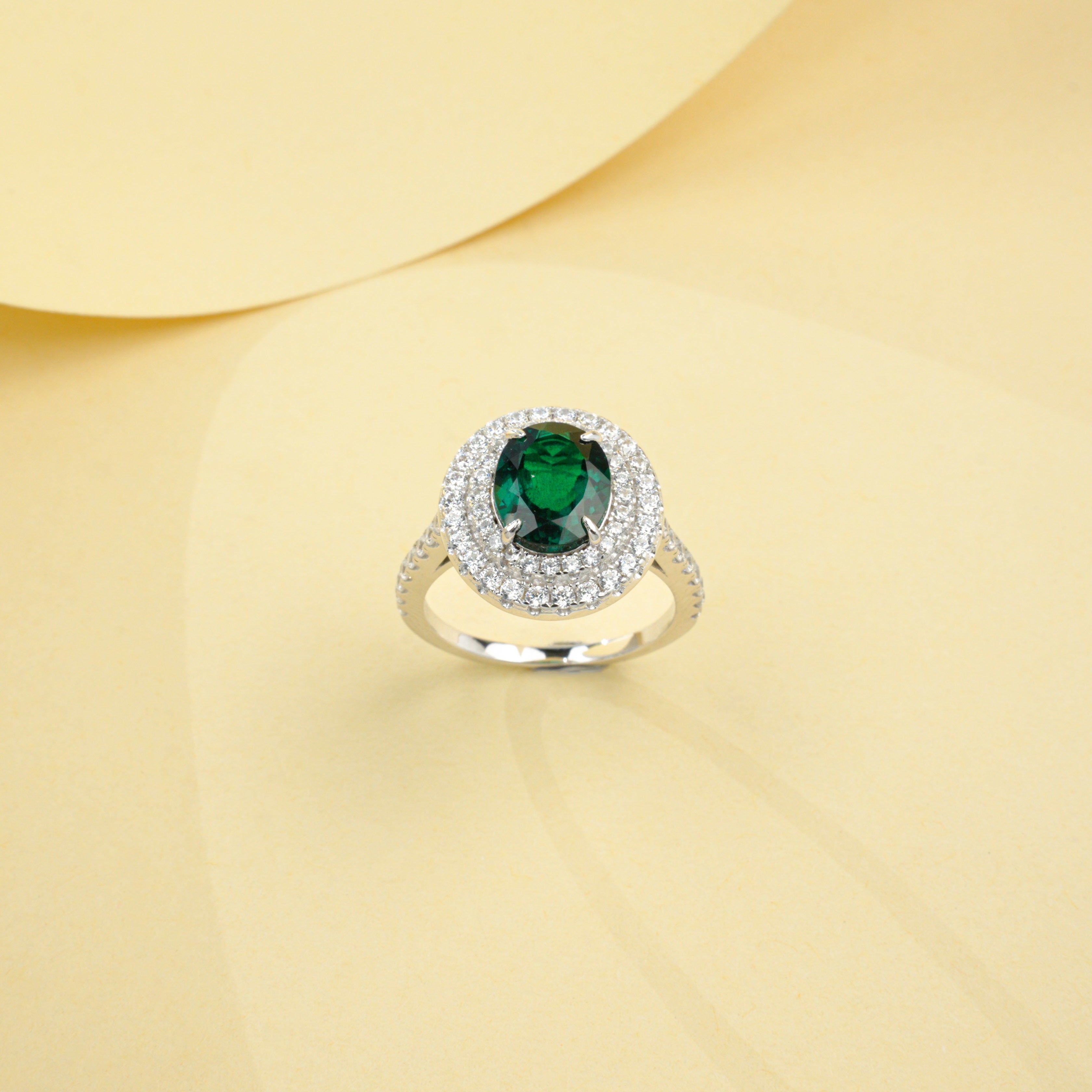 ab-Grown Emerald - Diamond-Halo Concentrated Emerald Round Glow Ring