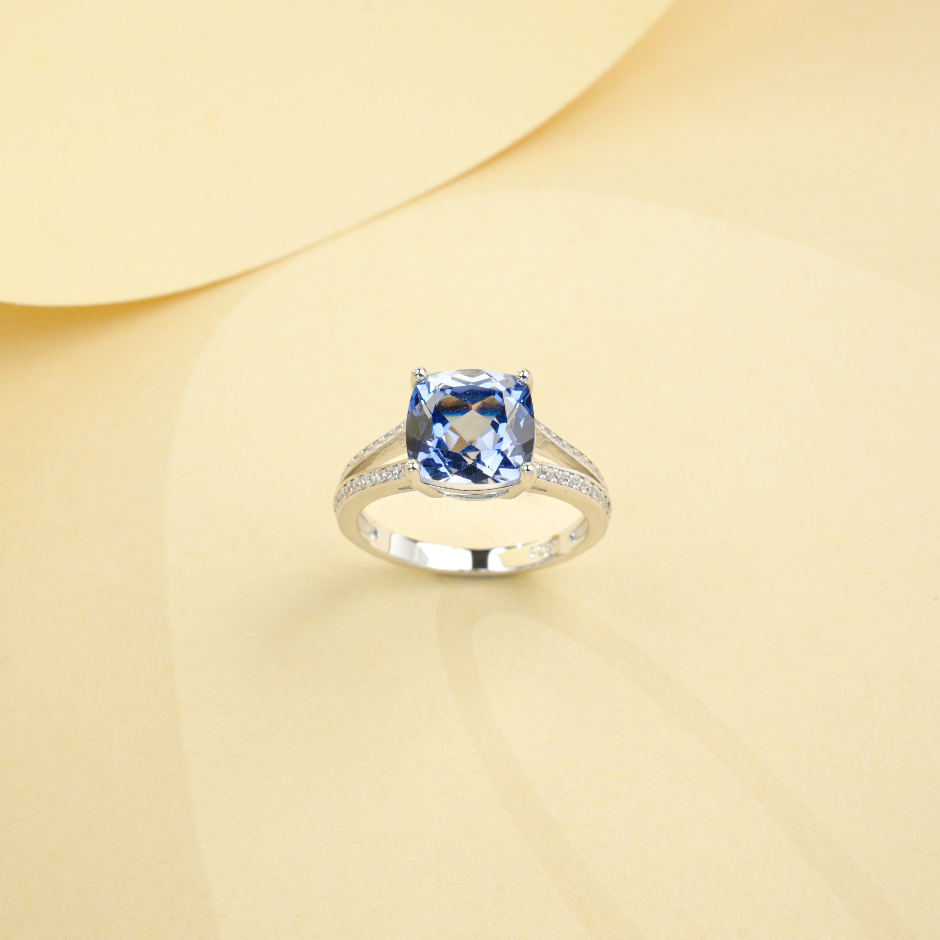 Lab-Grown Sapphire - Diamond-Edged Square Ripple Clear Blue Ring