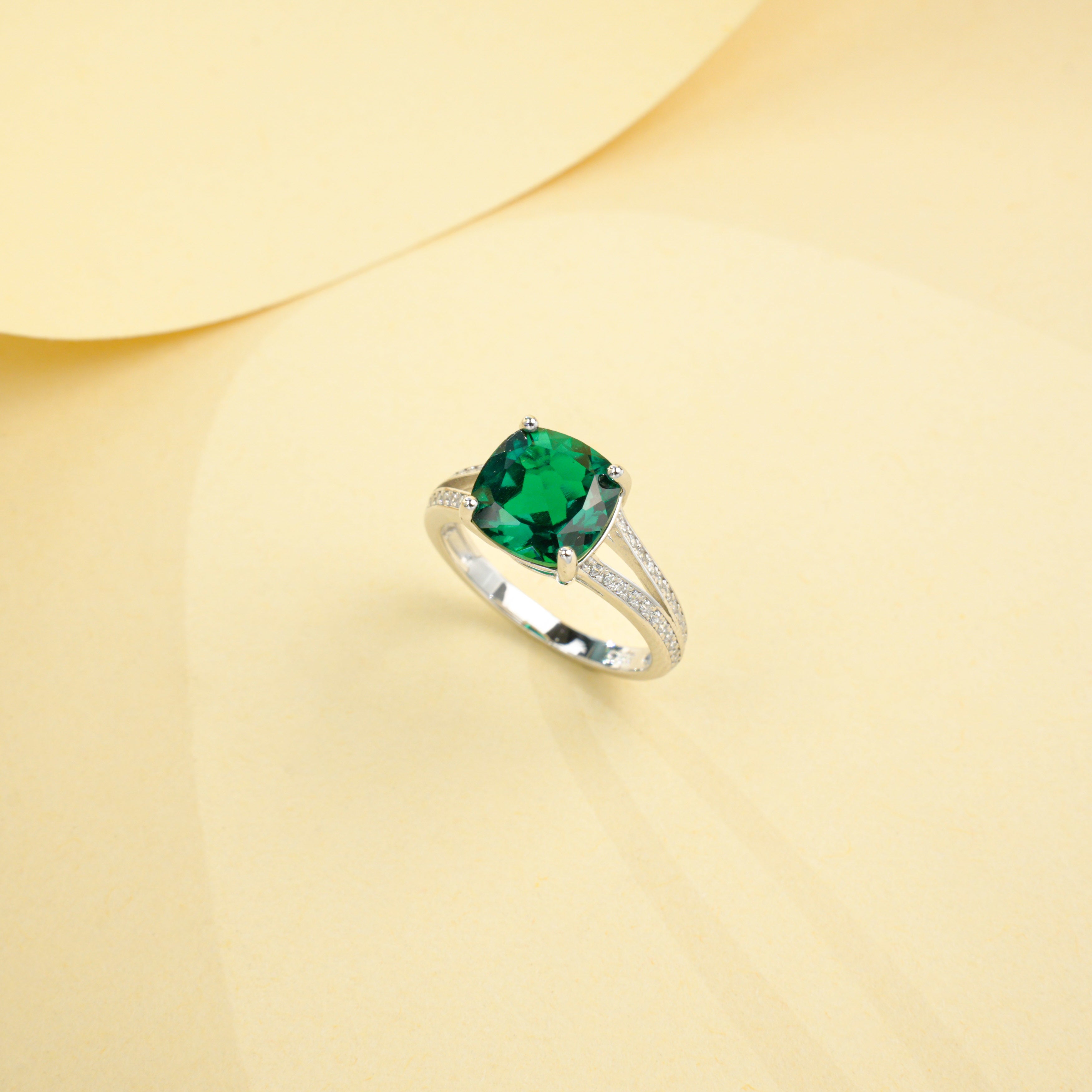 Lab-Grown Sapphire - Diamond-Edged Square Ripple Clear Blue Ring