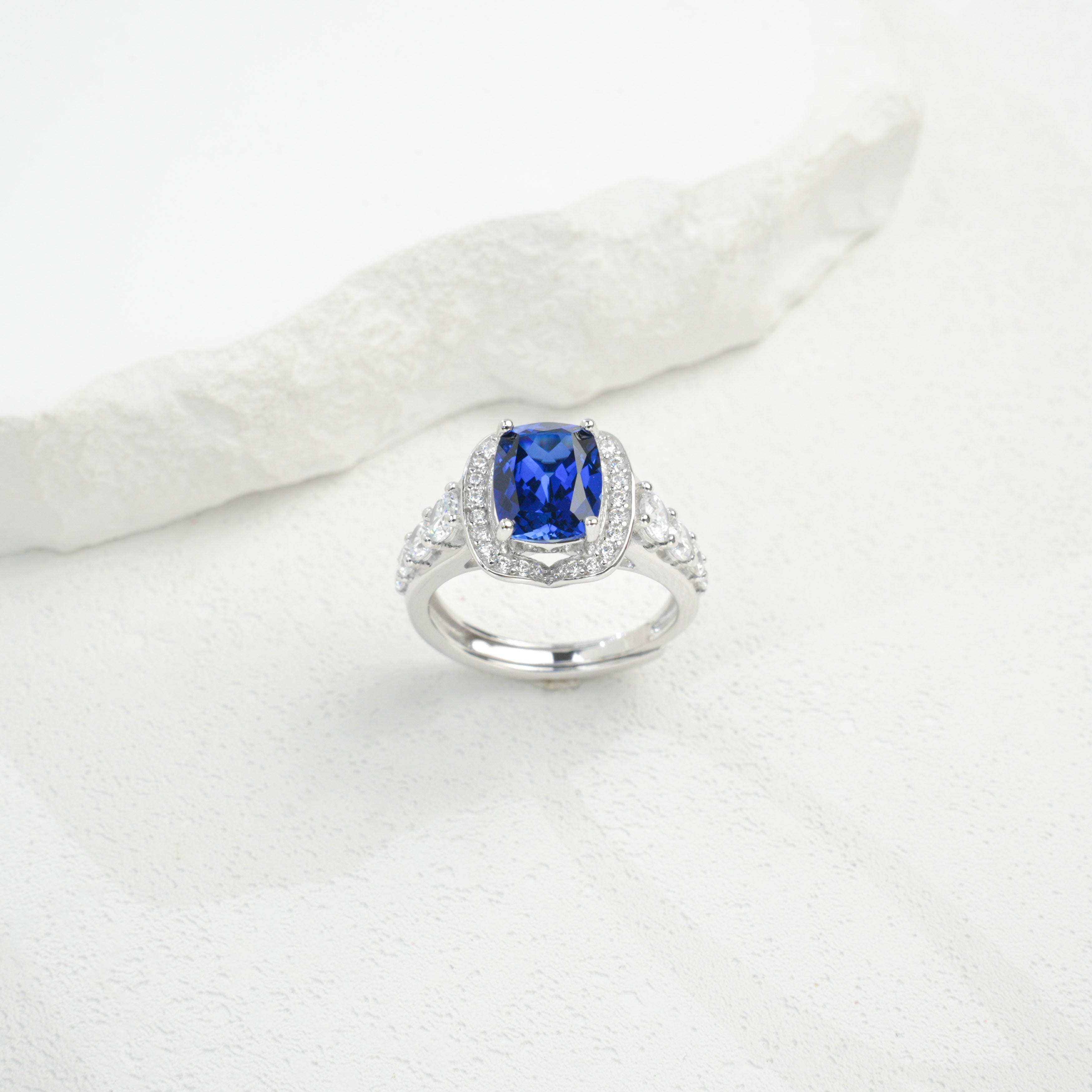 Lab-Grown Emerald - Diamond-Wing Square Emerald Streaming Light Ring