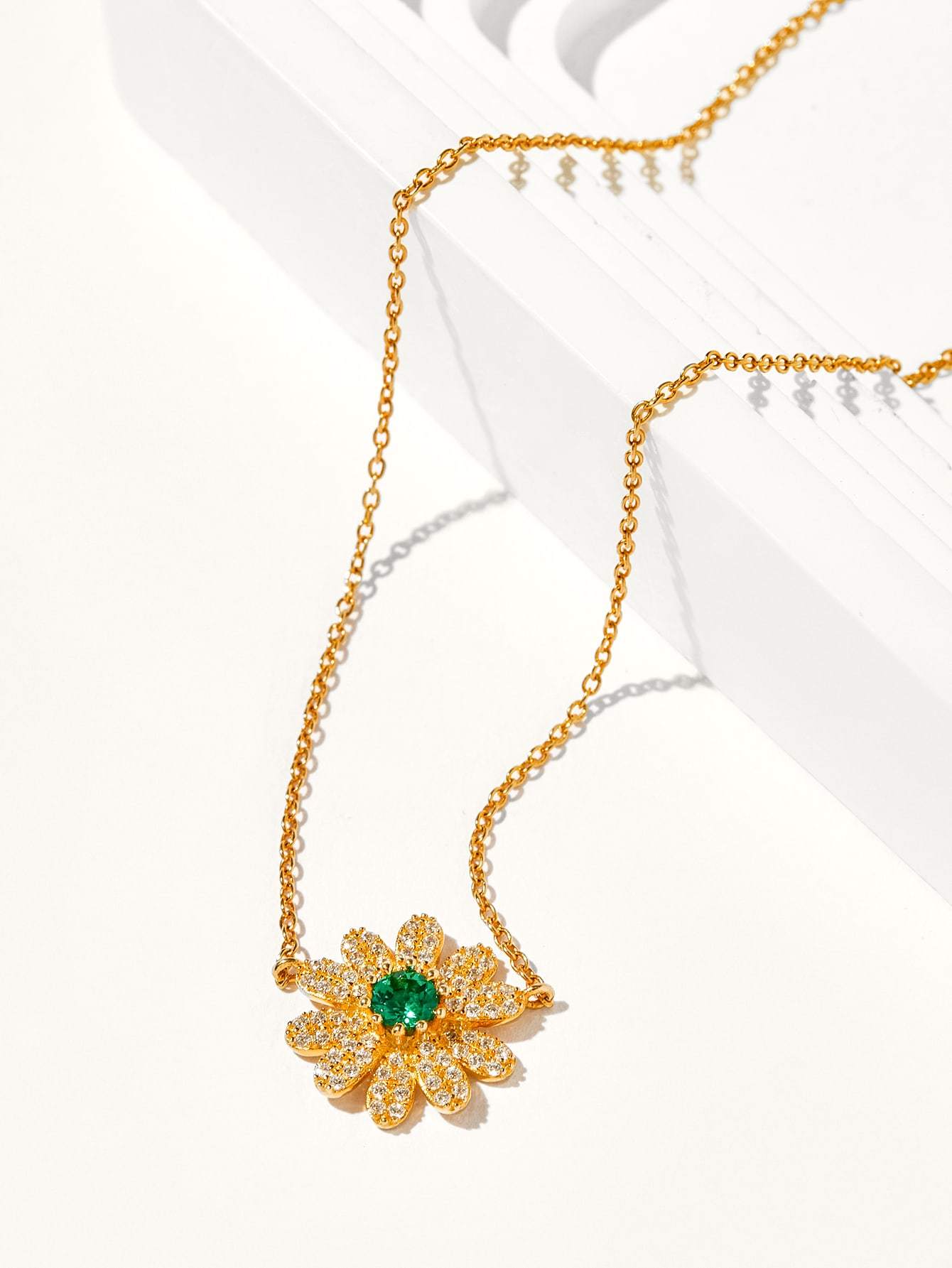 Lab-Grown Emerald - Emerald Pistil Daisy Gold Chain Necklace
