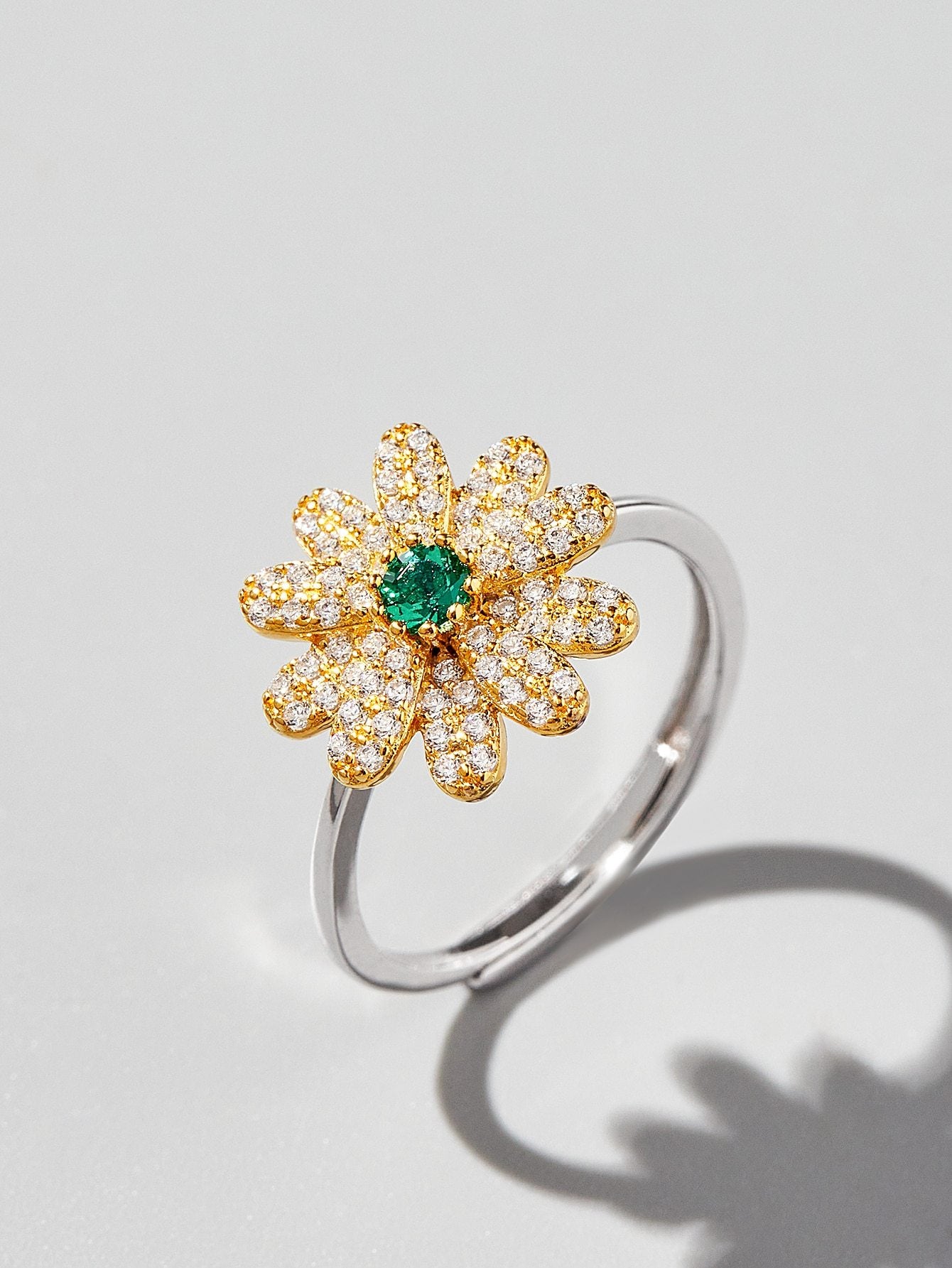 Lab-Grown Emerald - Emerald Pistil Diamond Petal Daisy Ring