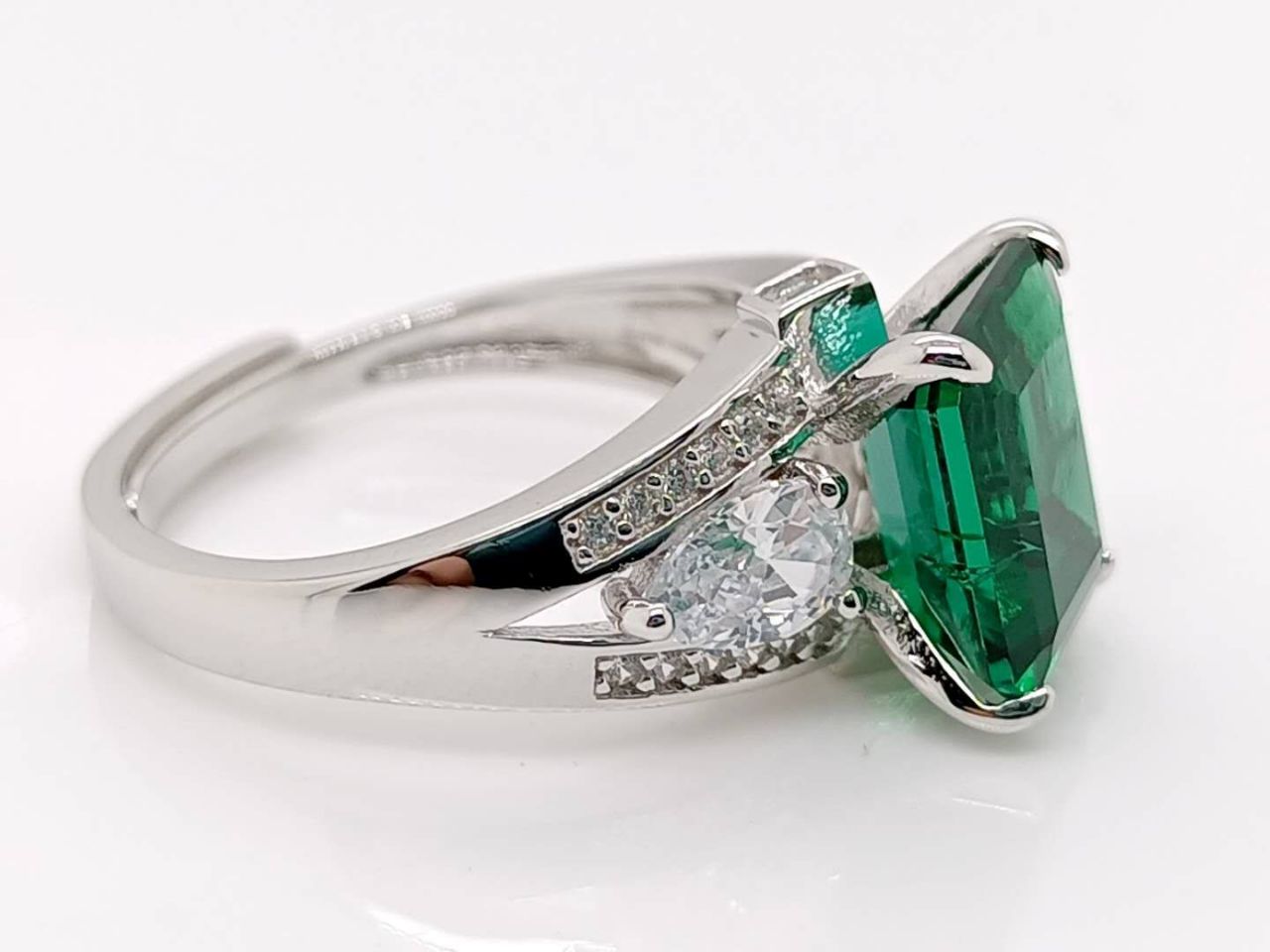 Lab-Grown Emerald - Rectangular Emerald Diamond Winged Radiance Ring