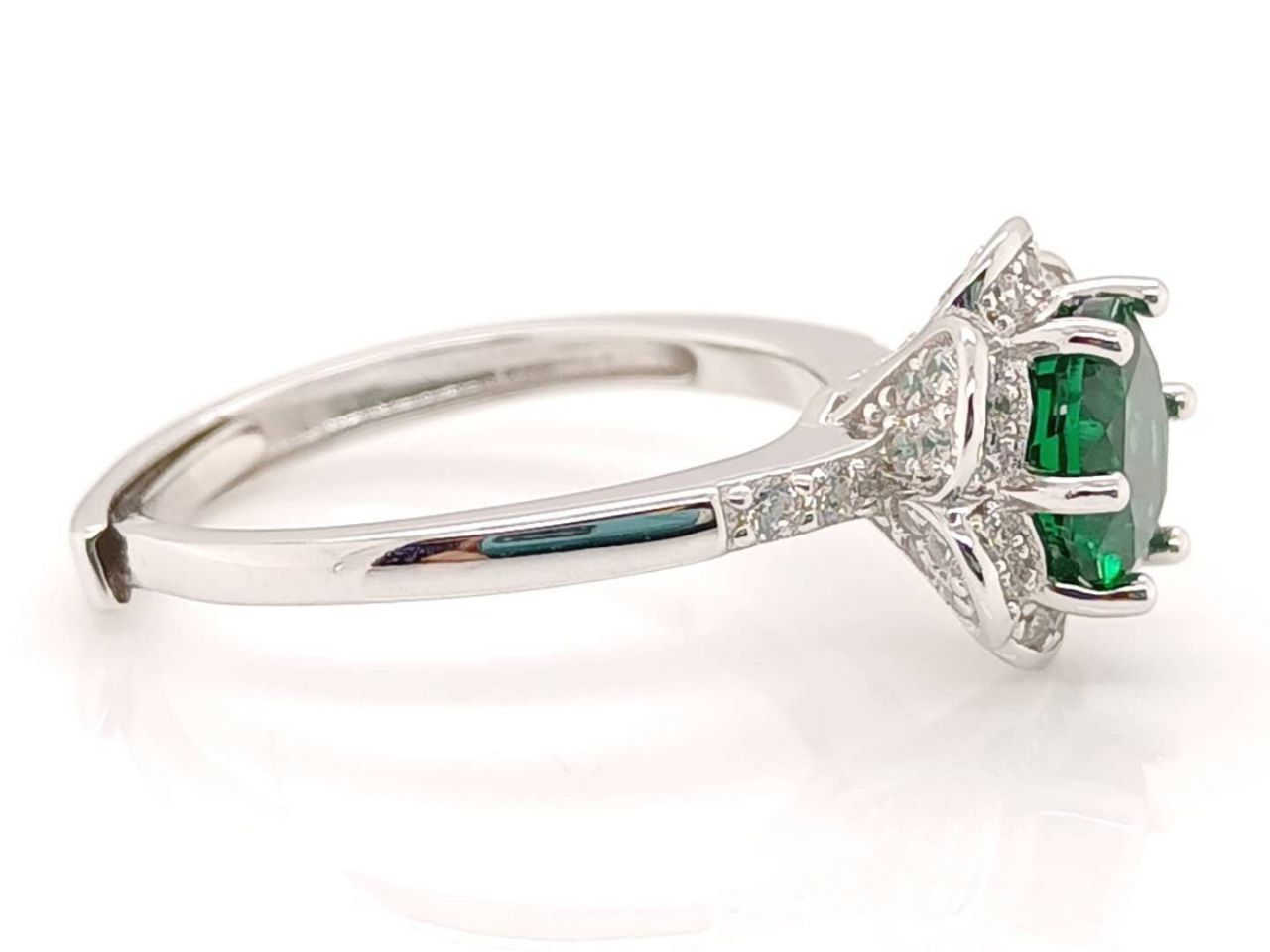 Lab-Grown Emerald - Round Emerald Diamond Blossom Ring