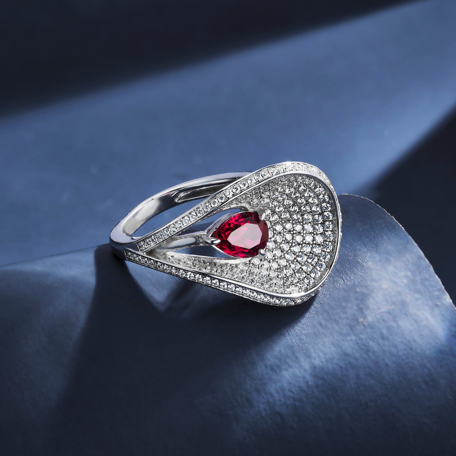 Lab-Grown Emerald - Dewy Emerald Diamond Curved Ripple Ring