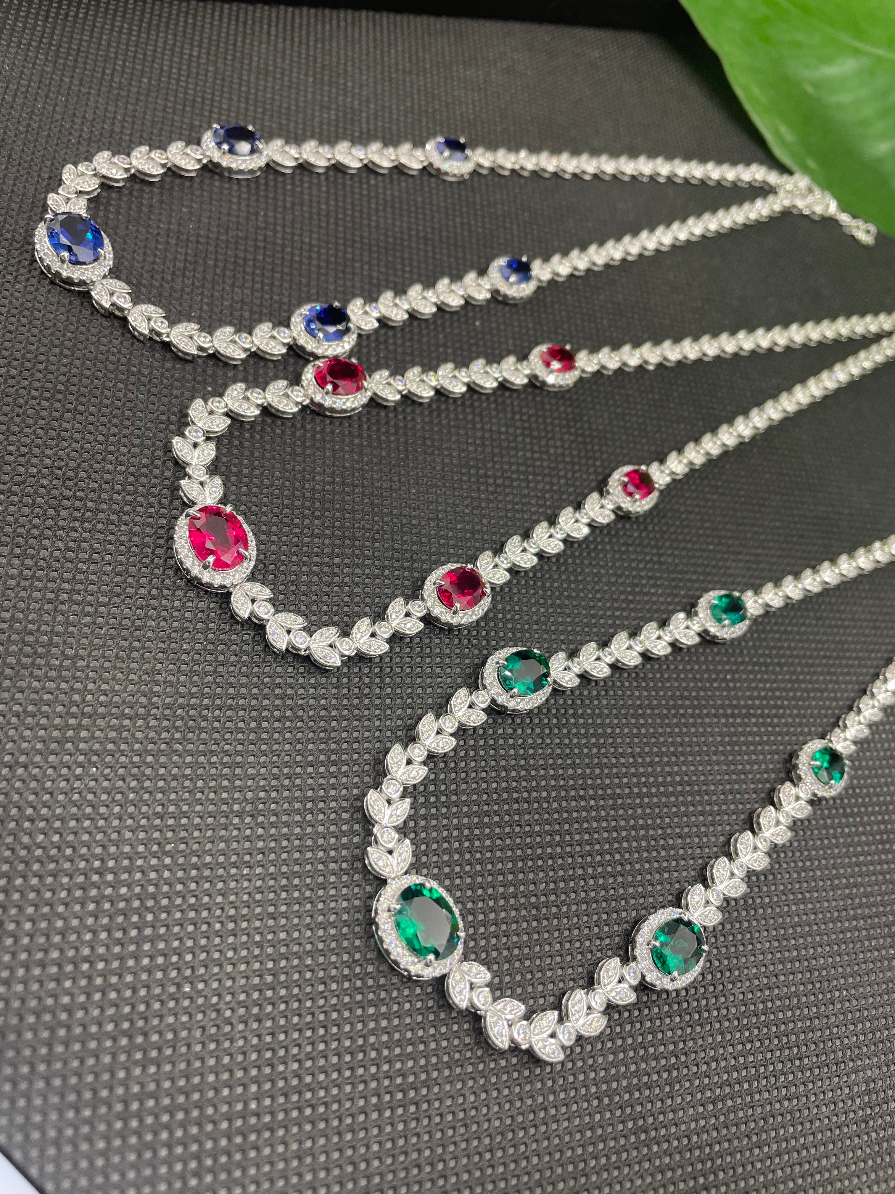 Ye Luo Hua Ting | Lab-Created Emerald and Diamond Halo Necklace