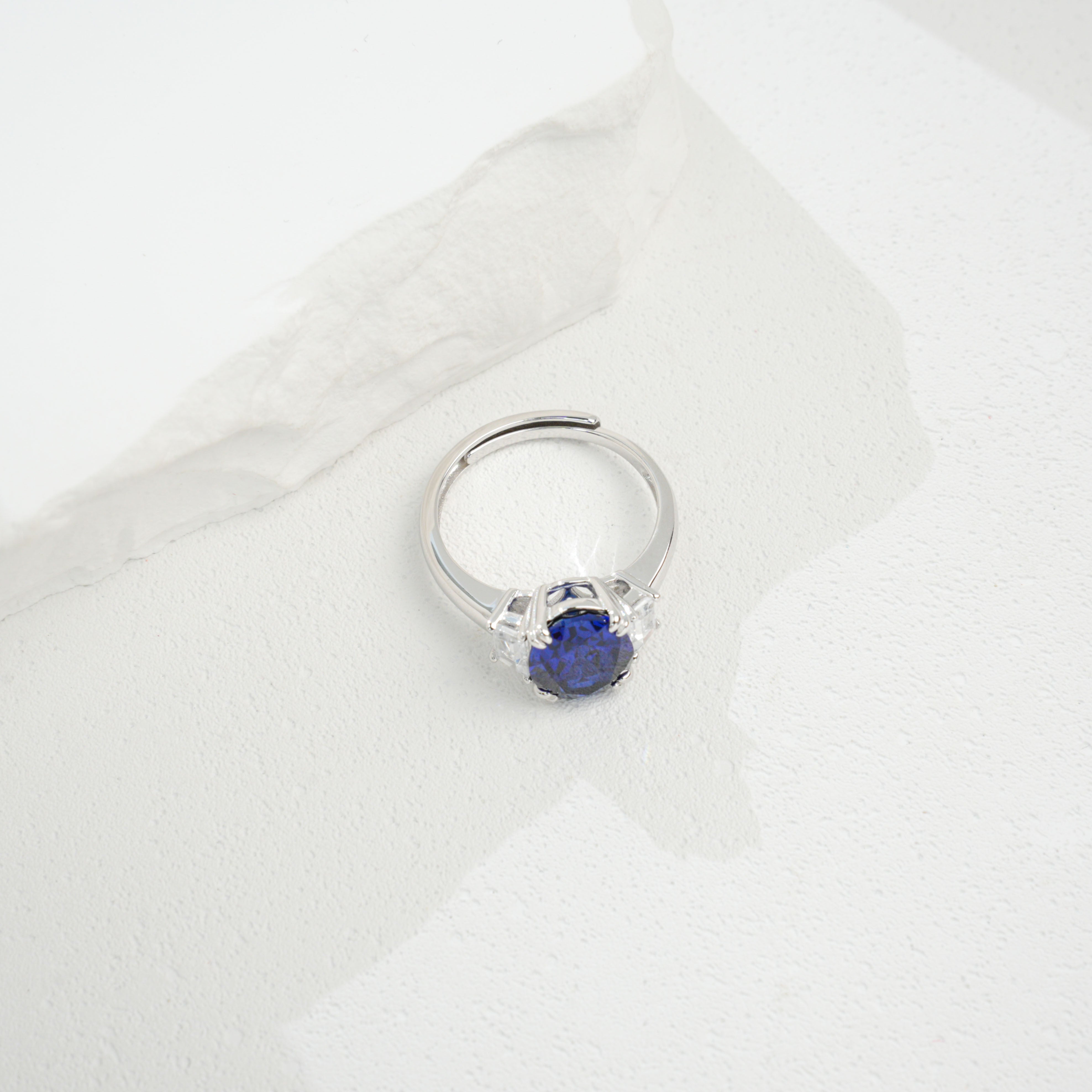 Dual Wings Radiance | Symmetrically Set Oval Lab-Created Emerald Ring