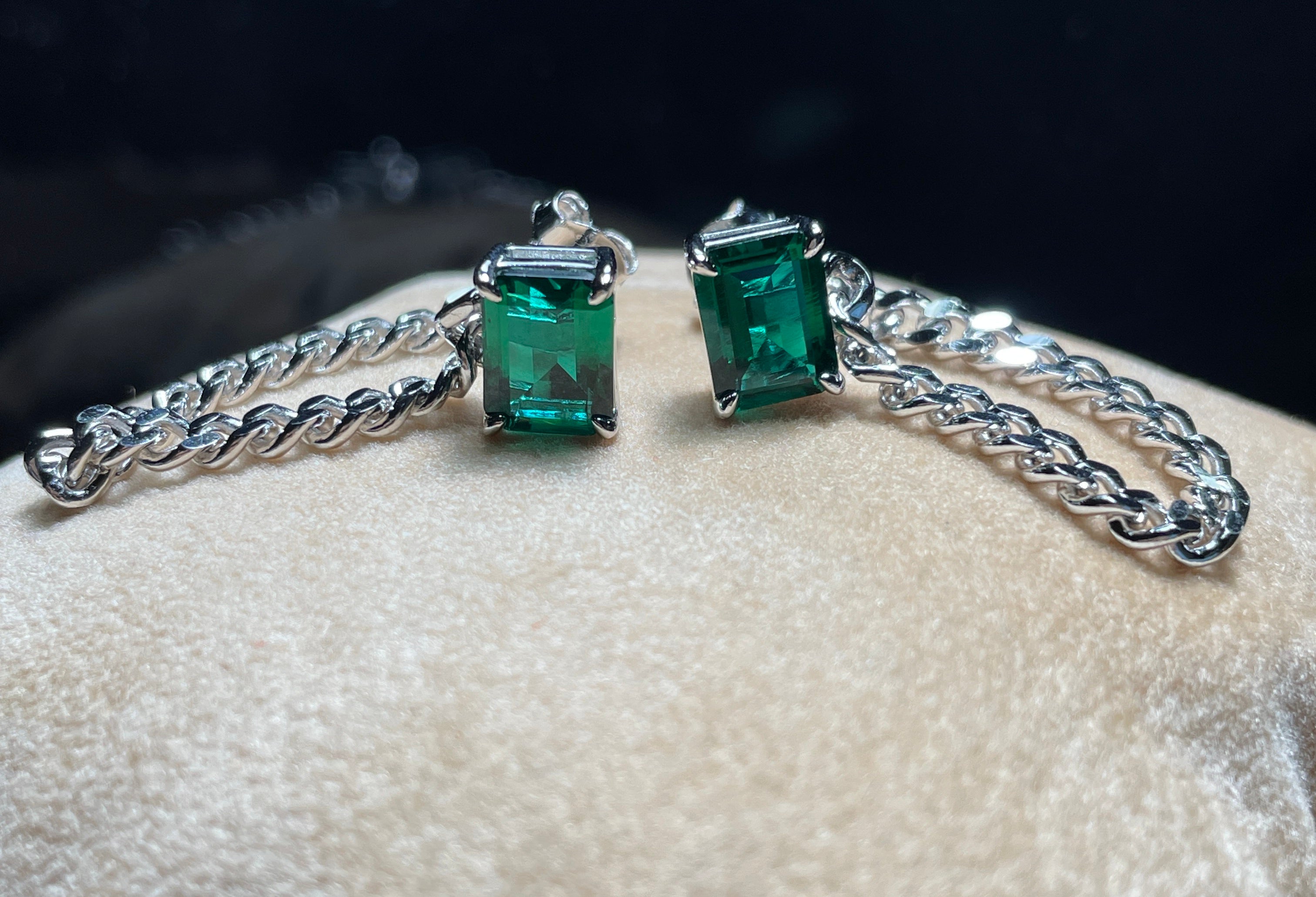 Chained Radiance | Industrial-Chain Square Emerald Earrings