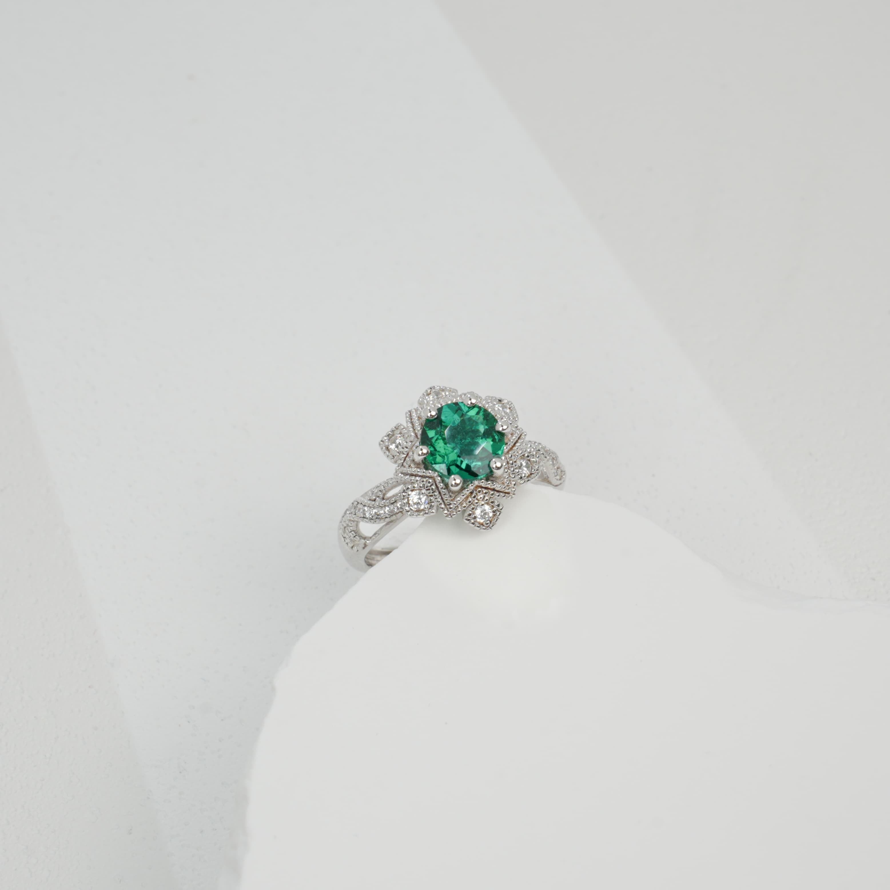 Vintage Flower Emerald Halo Ring