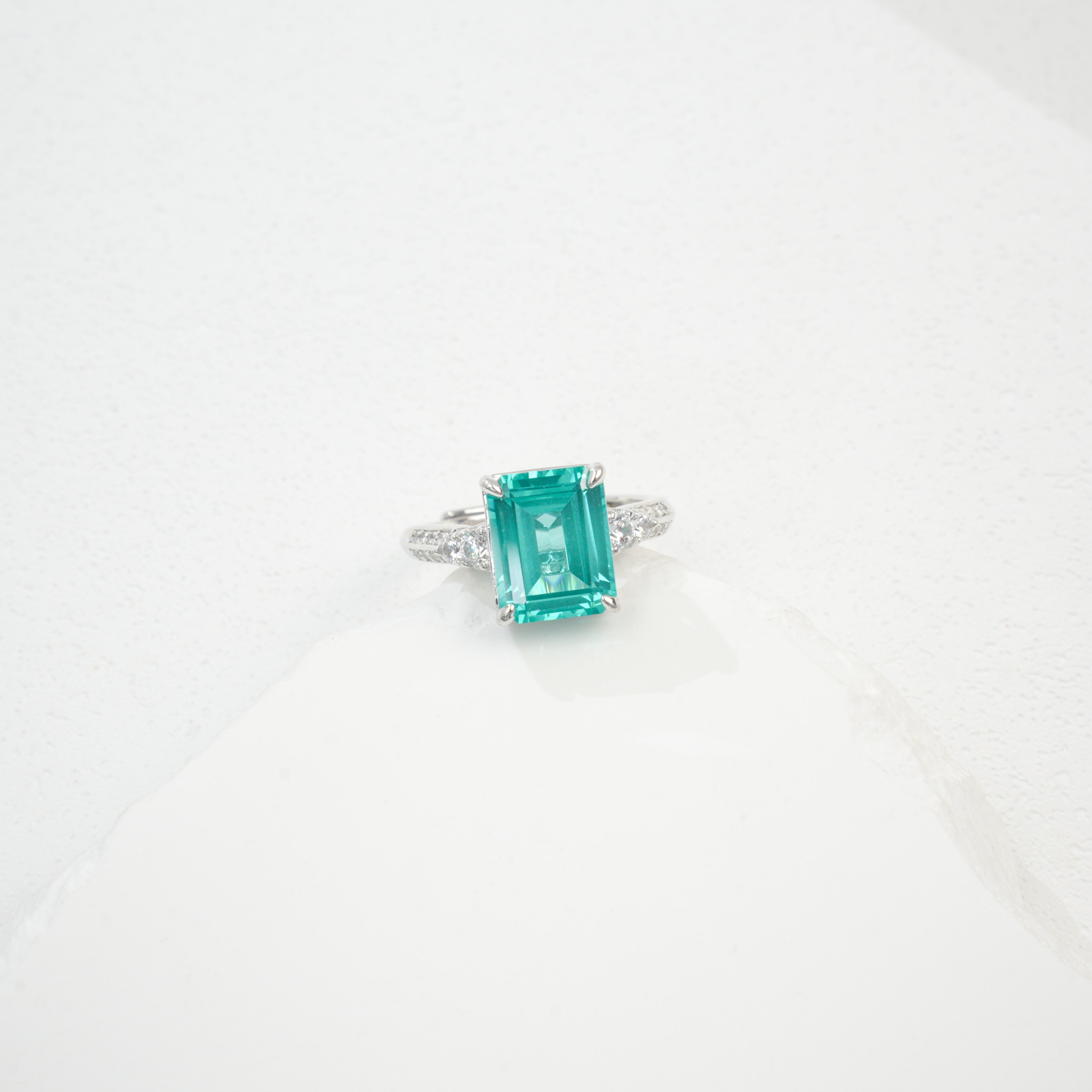 Cultivated Emeralds-Prismatic Elegant Ring