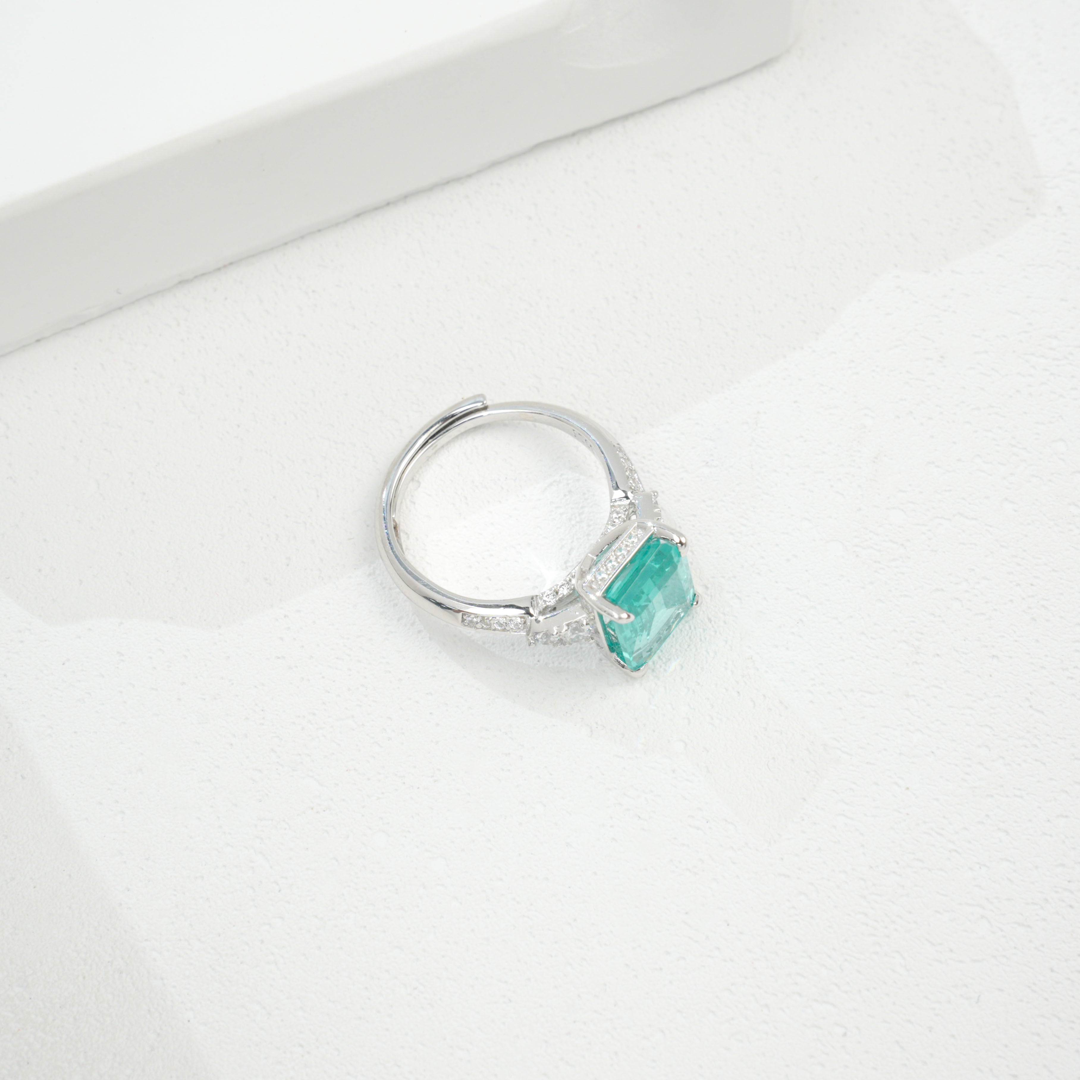 Cultivated Emeralds-Prismatic Elegant Ring