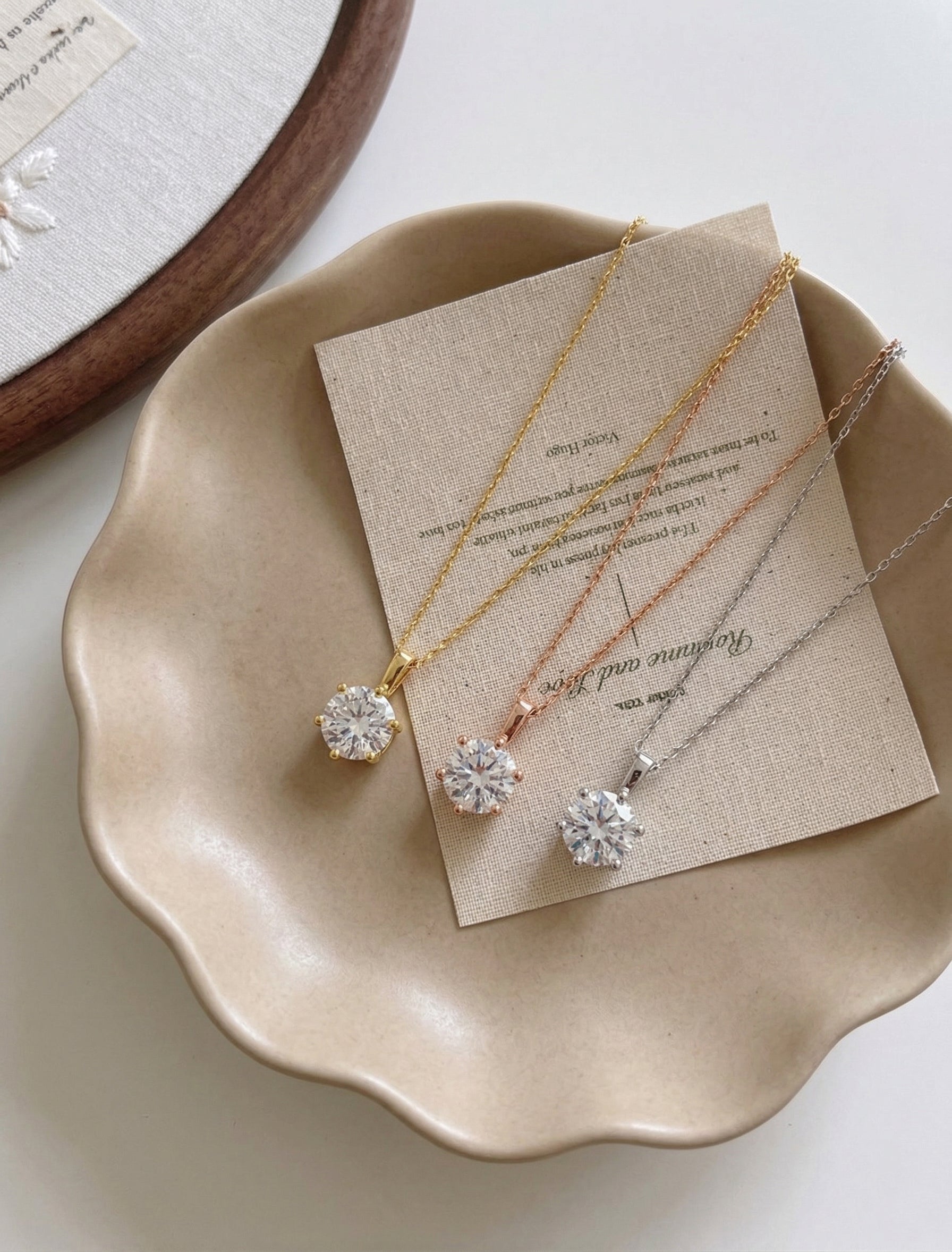 S925 Classic Six Claw Moissan Necklace