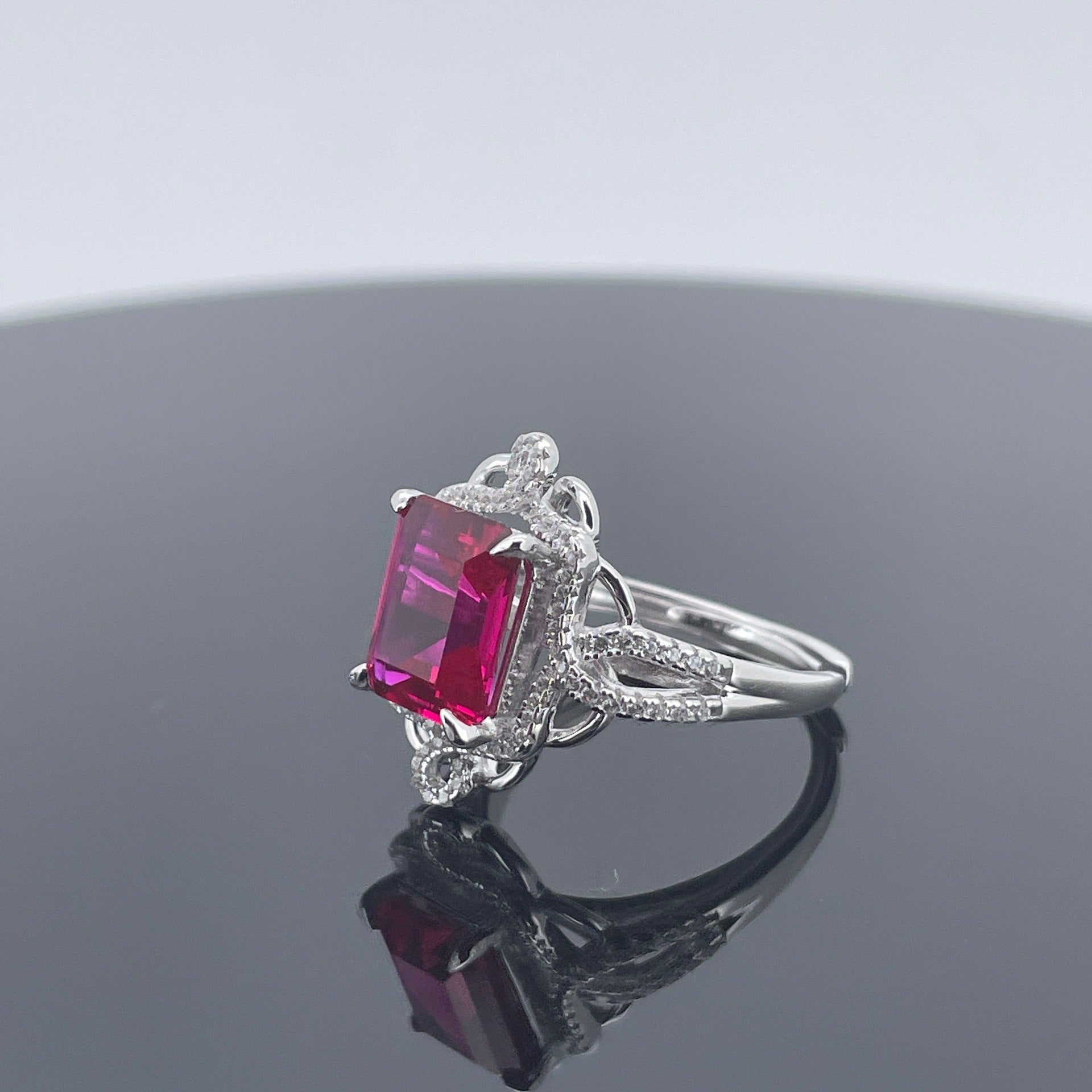 Stunning laboratory-made ruby S925 silver and 18K gold-plated ring — a perfect fusion of luxury and elegance